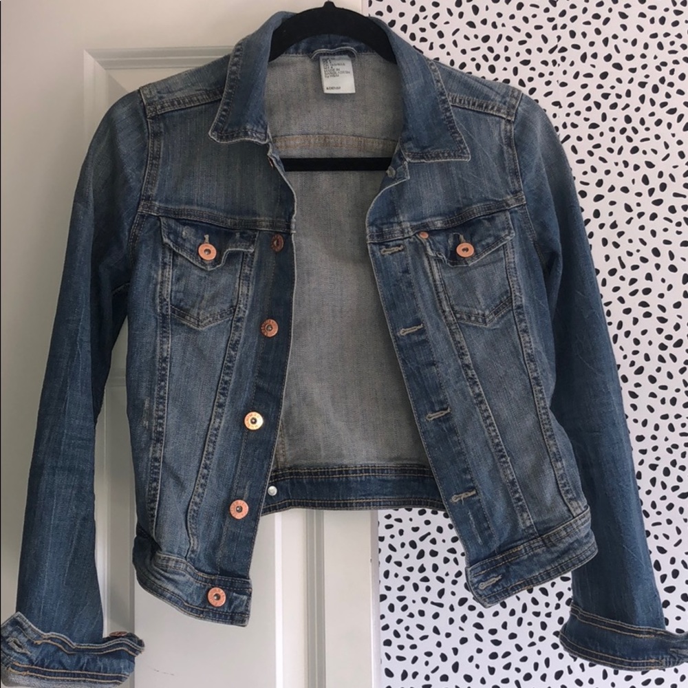 Cropped denim jacket